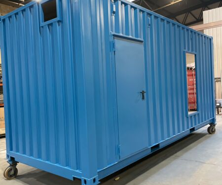 Anlagencontainer Tür und Fenster