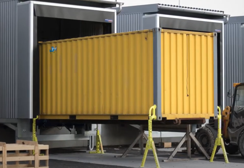 ConFoot CF Container Stützen an einer Rampe